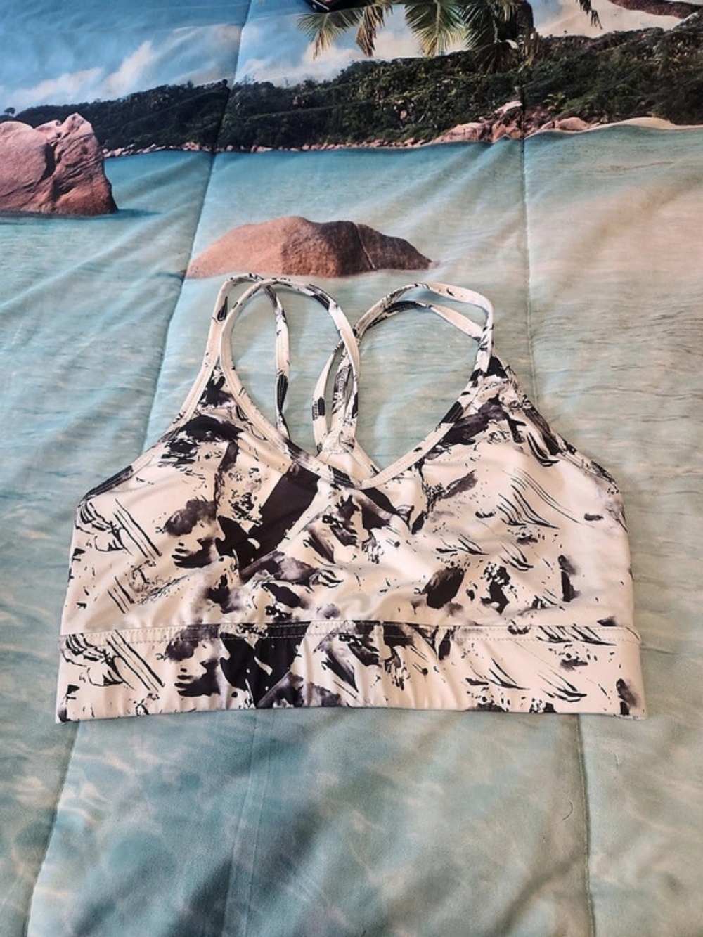SHEIN Women's Sports Bra M White/Black Abstract Crossback Pullover Wireless